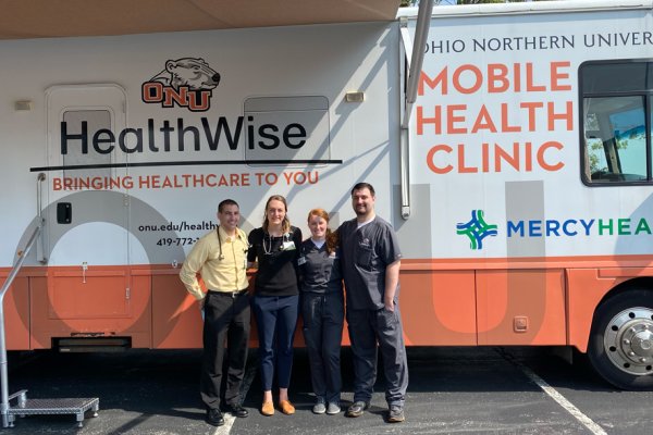 News Article Image - 91直播HealthWise Mobile Health Clinic and Mercy Health-St. Rita鈥檚 Medical Center renew partnership to offer enhanced regional health care services
