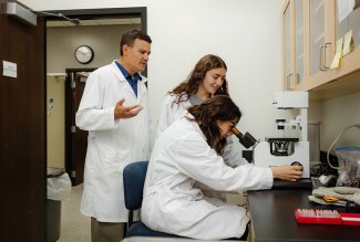 Ohio Northern University psychology professor Phillip Zoladz with students in his lab.